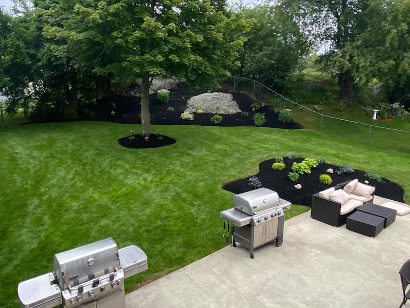 Seasonal Landscaping